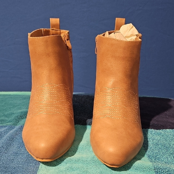 Torrid Blush Pink Faux Leather Cowboy Bootie 11W - Picture 1 of 5